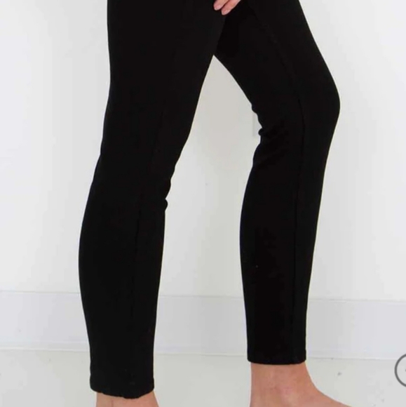 Silver Jeans Curvy High Rise Skinny Jeans for Women in Black - Picture 5 of 12